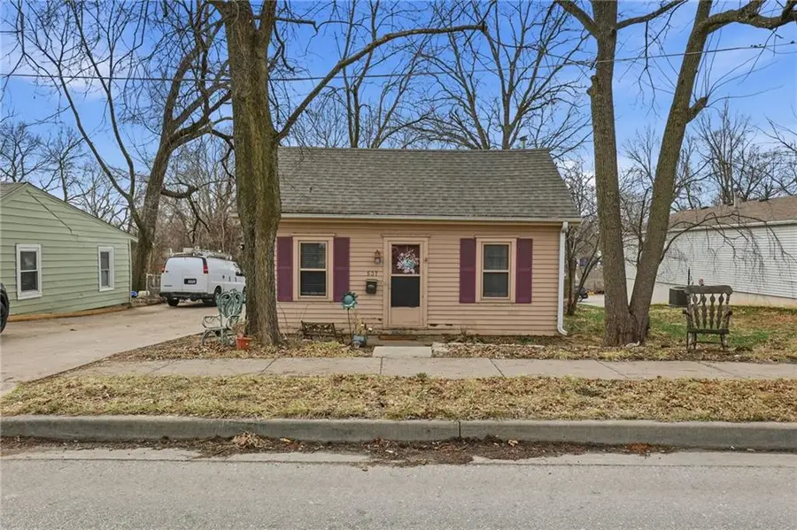 537 E Mill Street, Liberty, MO 64048 - #2