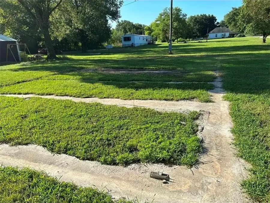 909 W Alfred N/a, Mulberry, KS 66756 - #3