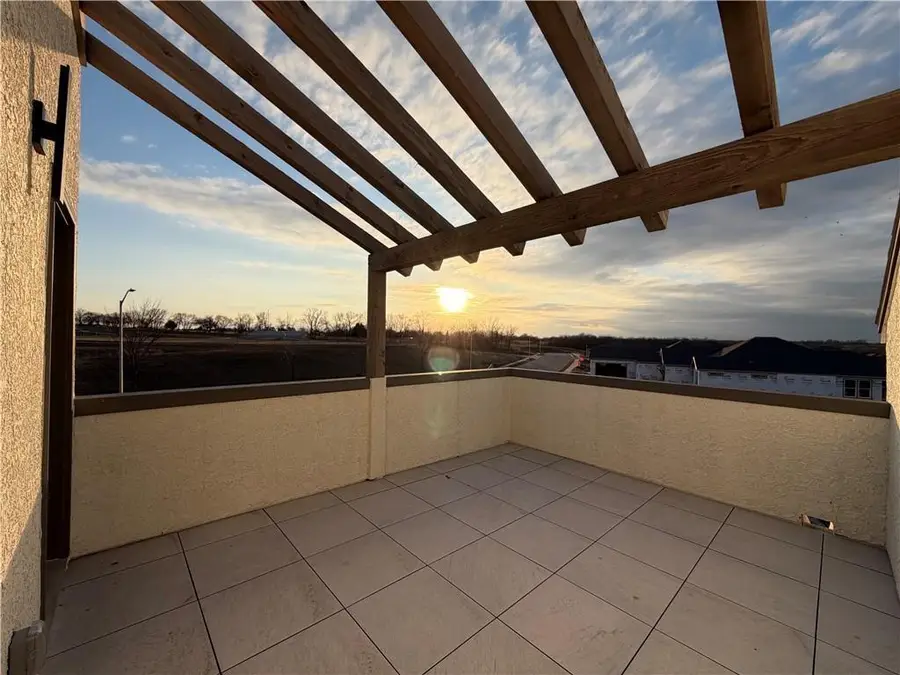 22146 W 116th Terrace, Olathe, KS 66061 - #3