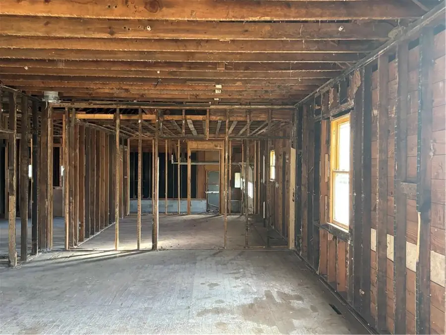 208 Harrington Avenue, Saint Joseph, MO 64504 - #2