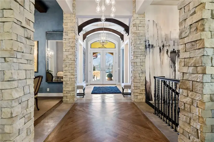 3322 W 137 Street, Leawood, KS 66224 - #2