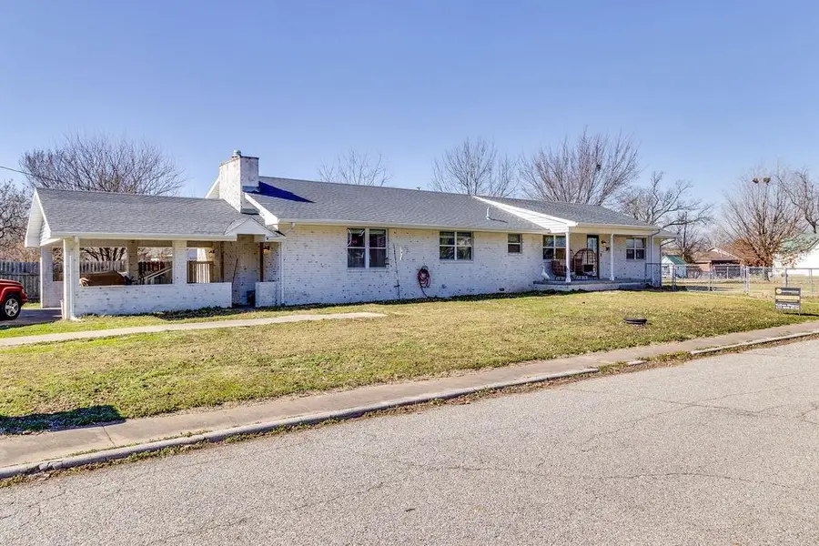 1409 Cleveland Avenue, Baxter Springs, KS 66713 - #2