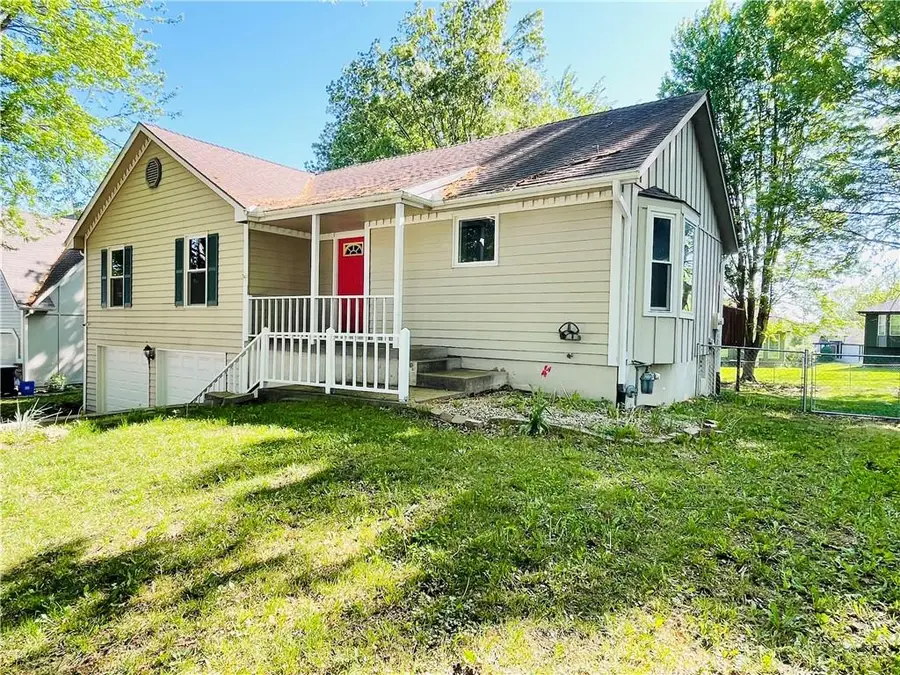 5821 Marion Avenue, Kansas City, MO 64133 - #2