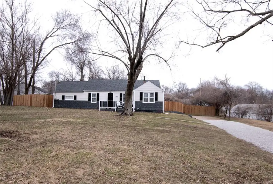 3805 Laurel Avenue, Kansas City, MO 64133 - #3