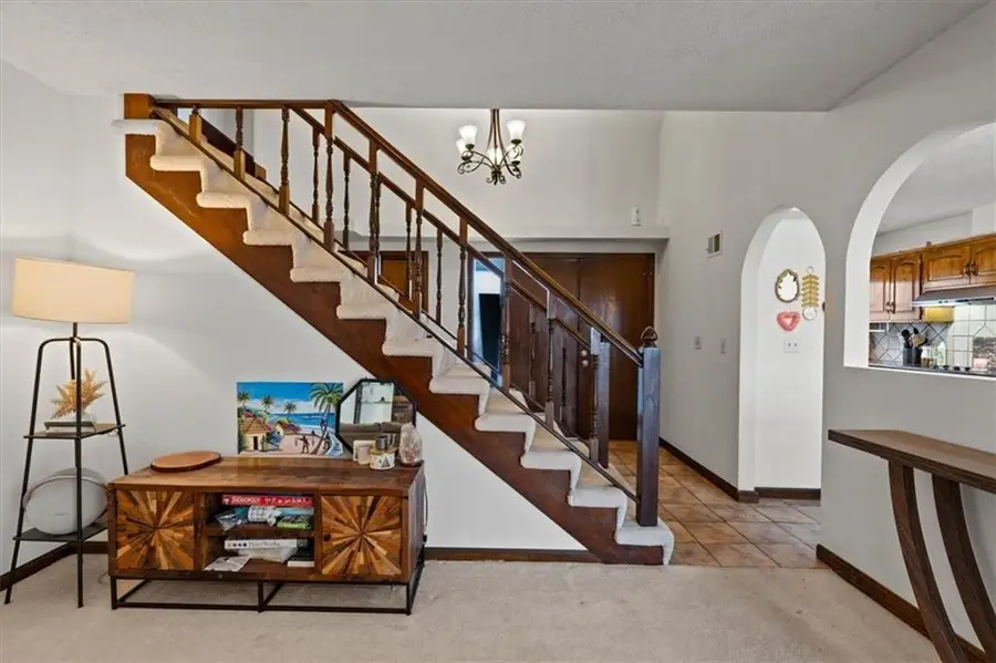 217 Woodbridge Lane, Kansas City, MO 64145 - #2