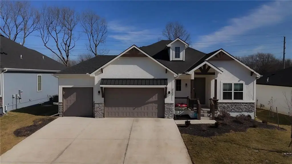 4204 Adams Drive, Blue Springs, MO 64014 - #1