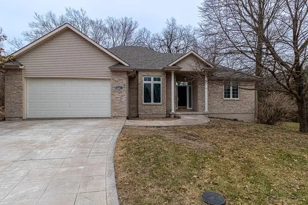 303 W 11th Street, Kearney, MO 64060