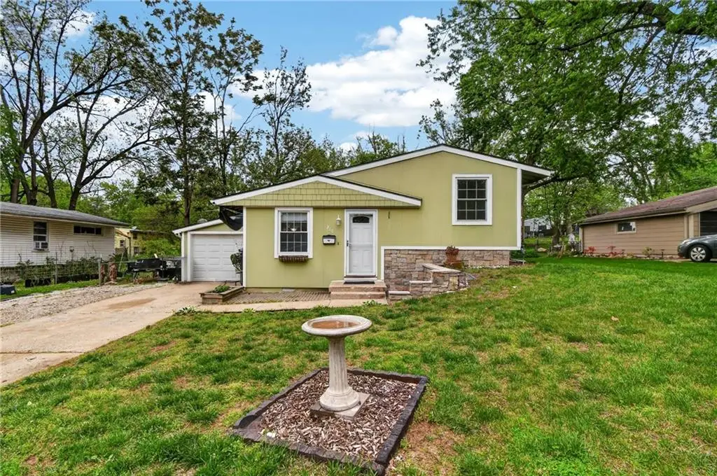 210 Cherokee Drive, Belton, MO 64012 - #1