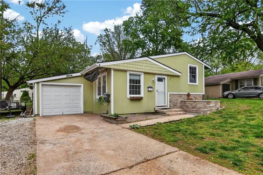 210 Cherokee Drive, Belton, MO 64012 - #3