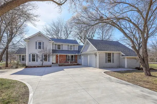 24908 E Timberlake Drive, Greenwood, MO 64086