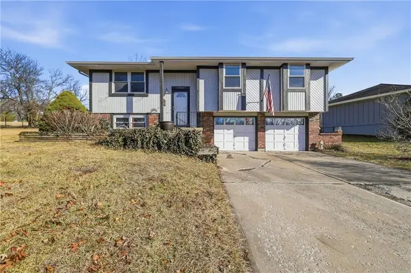 14801 Pine View Drive, Grandview, MO 64030