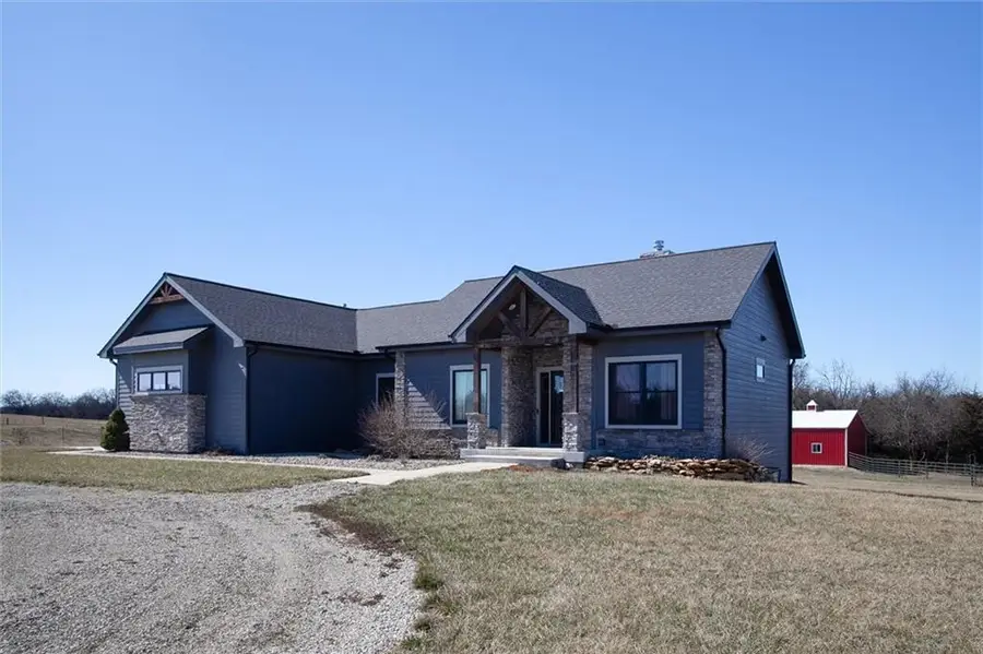 537 E 550 Road, Overbrook, KS 66524 - #2