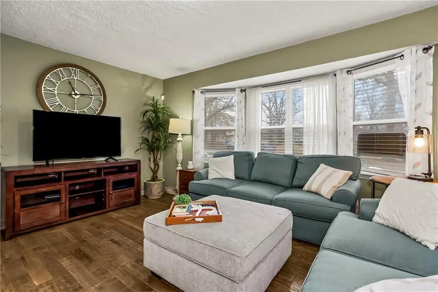 6712 E 134th Street, Grandview, MO 64030 - #3