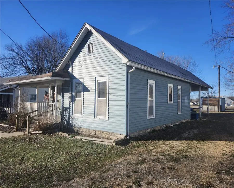 914 5th Street, Osawatomie, KS 66064 - #2