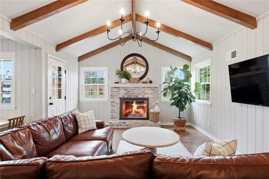 9428 Wenonga Road, Leawood, KS 66206 - #3