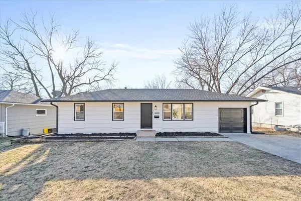 9400 Manchester Avenue, Kansas City, MO 64138