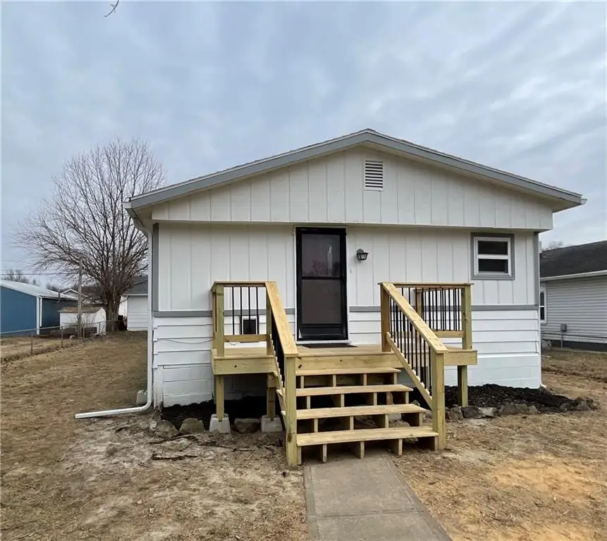 6641 Washington Street, Saint Joseph, MO 64504 - #1