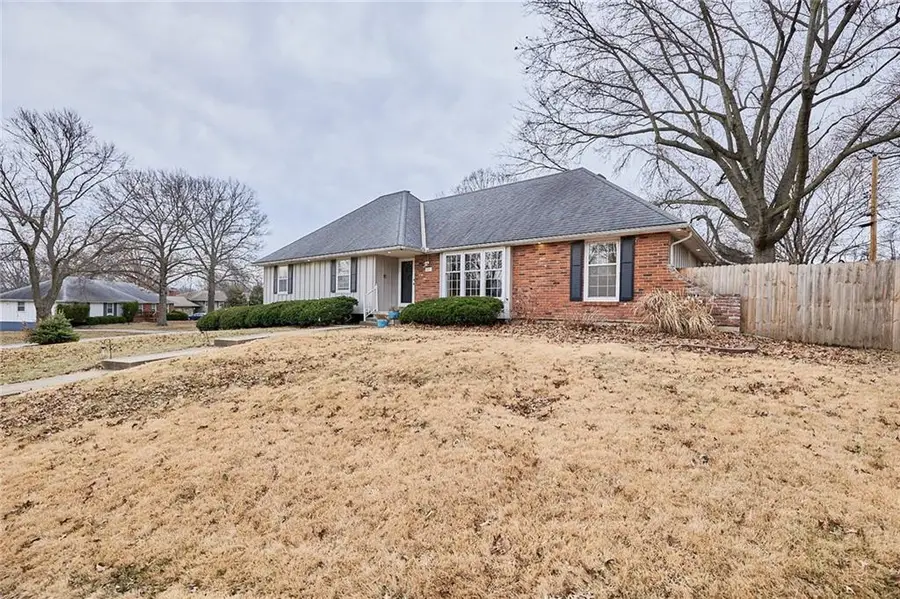 12800 Crystal Avenue, Grandview, MO 64030 - #2