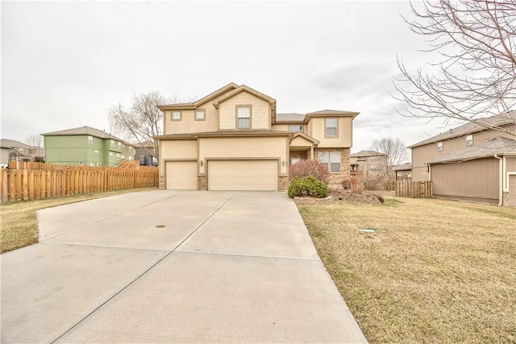 898 Clearview Drive, Lansing, KS 66043 - #1