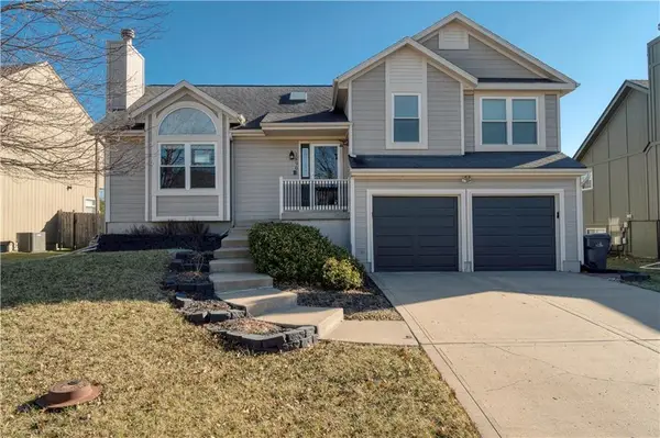 18901 W 160th Terrace, Olathe, KS 66062