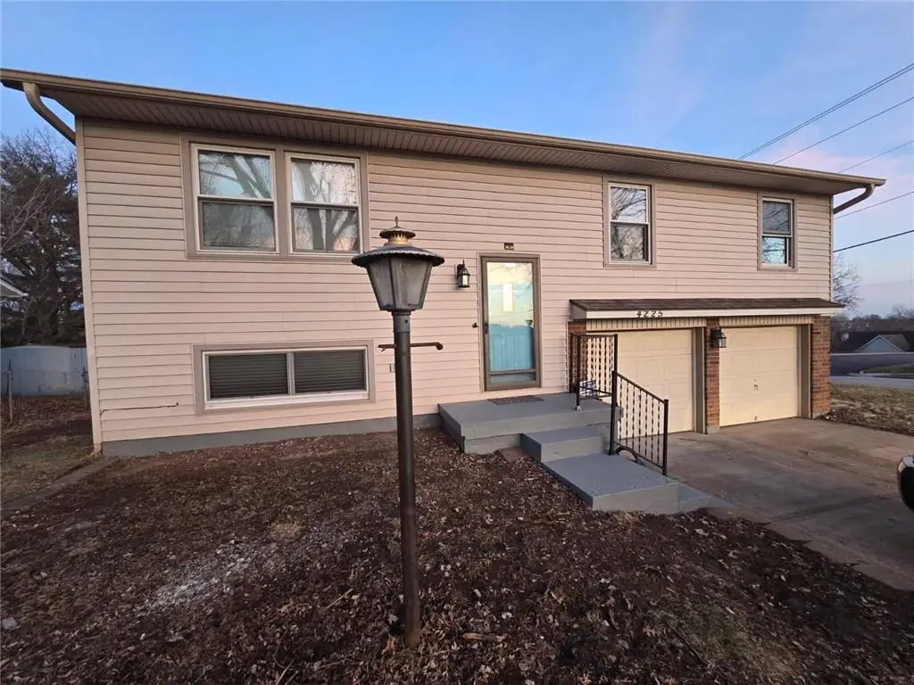 4225 S Milton Drive, Independence, MO 64055 - #1