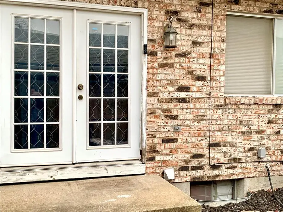 6008 E 129th Street, Grandview, MO 64030 - #3