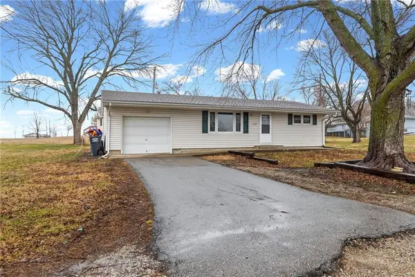 2409 N 155th Street, Basehor, KS 66007