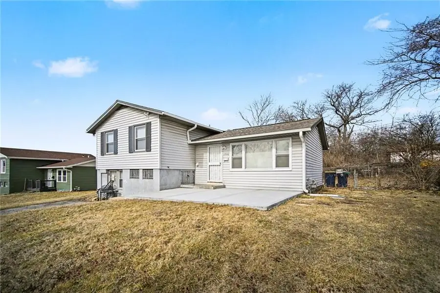 4940 E 40th Place, Kansas City, MO 64130 - #2