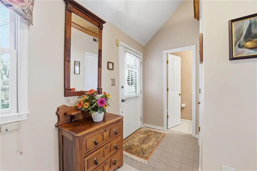 338 Woodlawn Circle, Lawrence, KS 66049 - #2