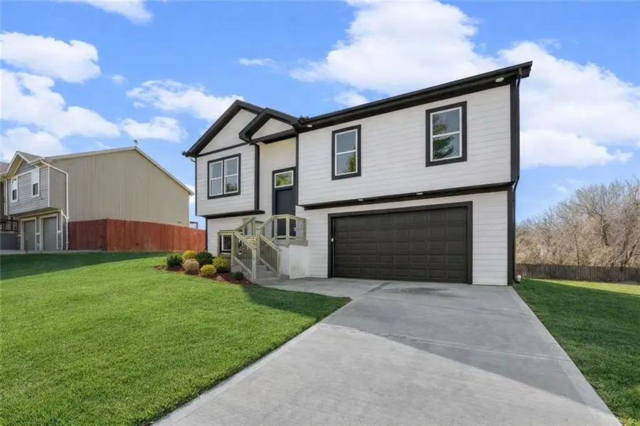 541 Oregon Street, Leavenworth, KS 66048 - #3