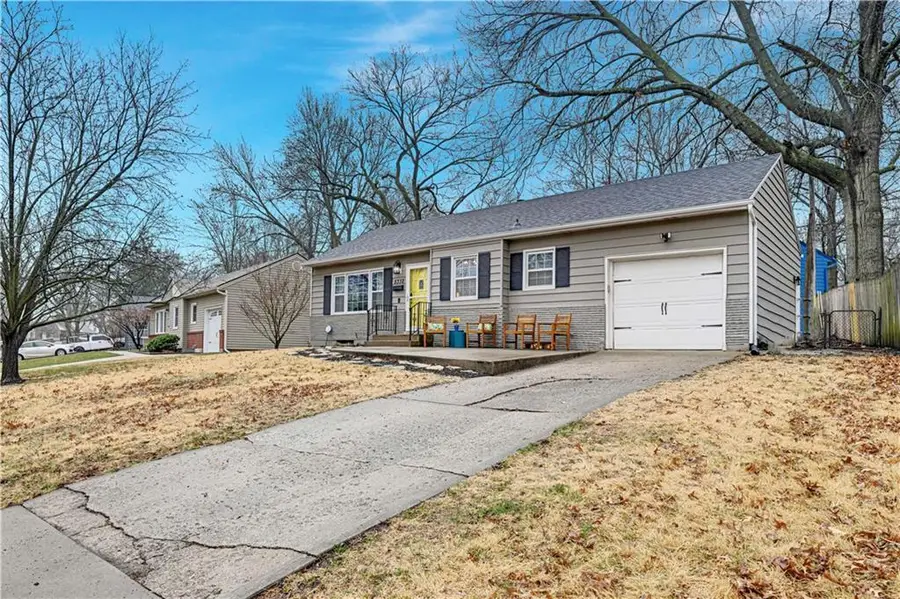 5332 Linden Street, Roeland Park, KS 66205 - #2