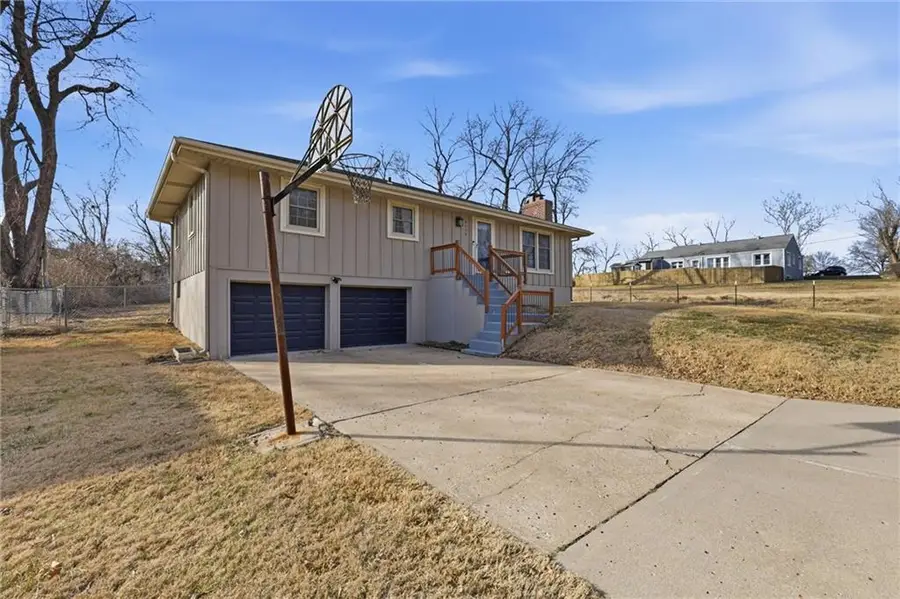 6708 Manchester Avenue, Raytown, MO 64133 - #3