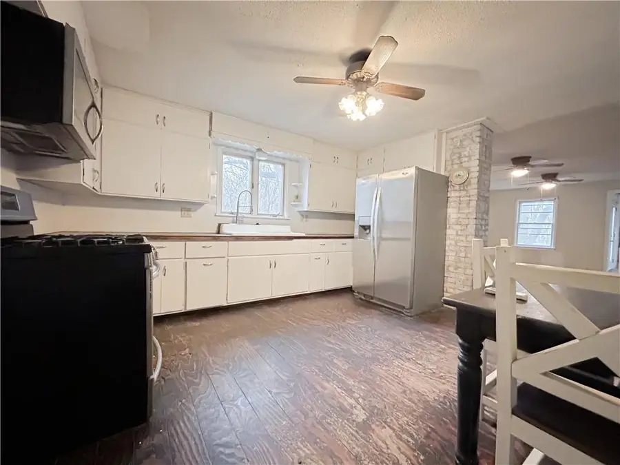 421 S 1st Street, Mound City, KS 66056 - #3