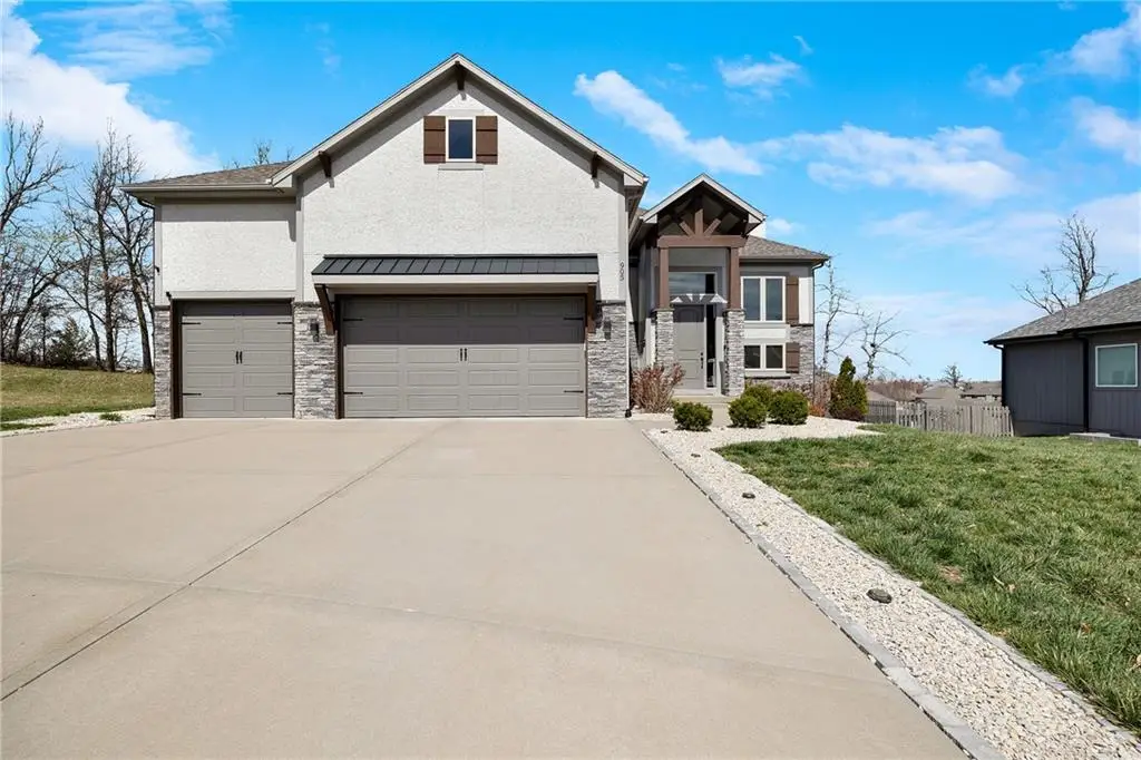 905 SE Wood Ridge Court, Blue Springs, MO 64014 - #1