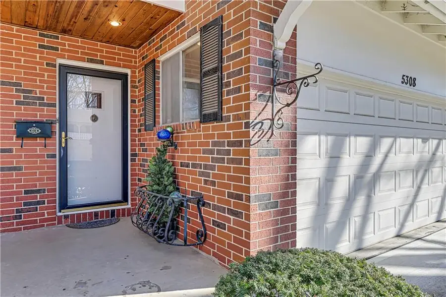 5308 W 103rd Terrace, Overland Park, KS 66207 - #3