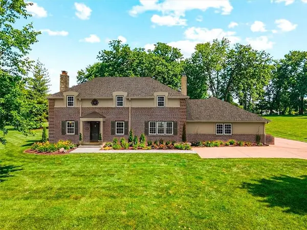 900 NE Barnes Avenue, Kansas City, MO 64118