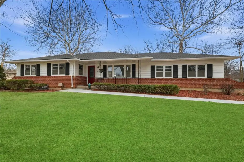 401 James Street, Harrisonville, MO 64701 - #1