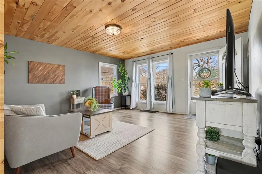 3434 NE Monterey Avenue, Kansas City, MO 64117 - #3