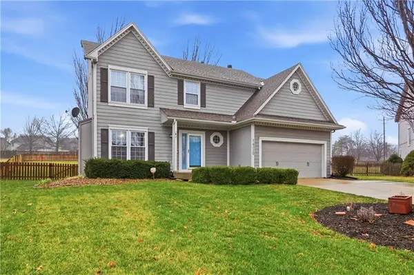 14310 S Summit Court, Olathe, KS 66062