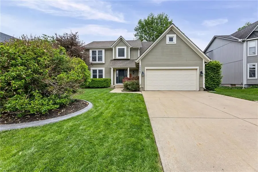 15567 S Apache Circle, Olathe, KS 66062 - #2