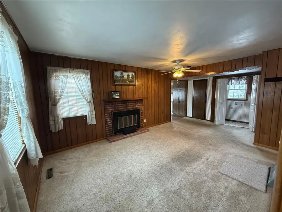 404 N 14th Street, Atchison, KS 66002 - #3