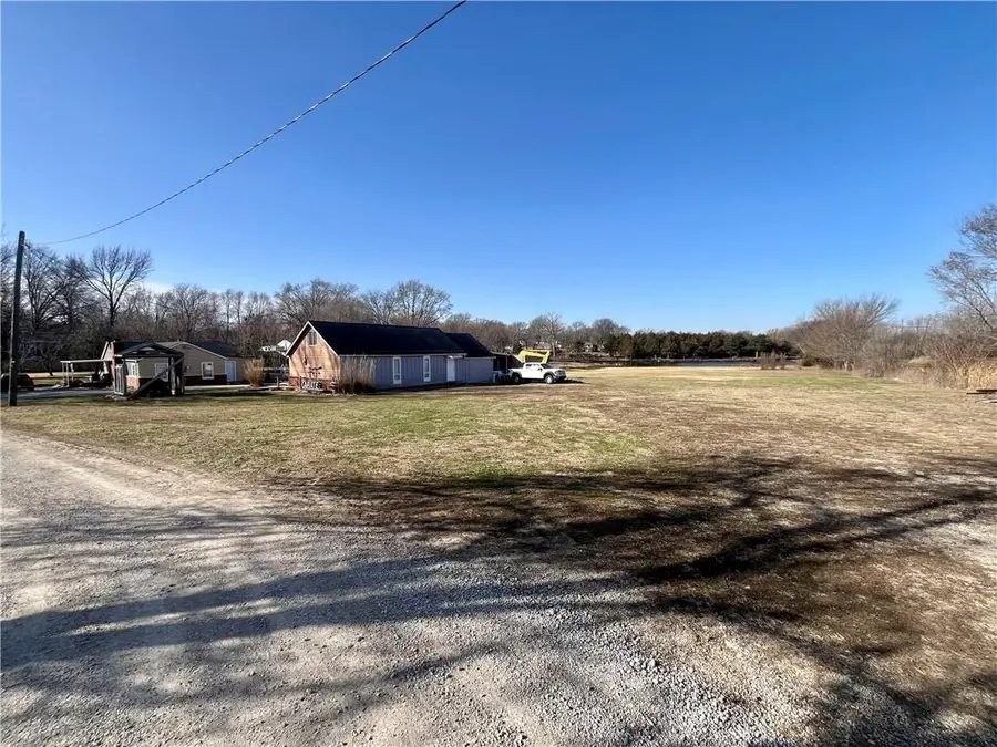 19310 Metcalf Avenue, Stilwell, KS 66085 - #2