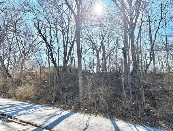 5501 E 10th Street, Kansas City, MO 64127