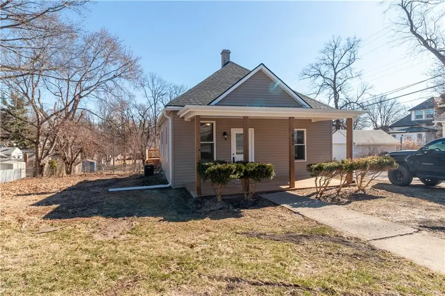 415 N 26th Street, Saint Joseph, MO 64501 - #3