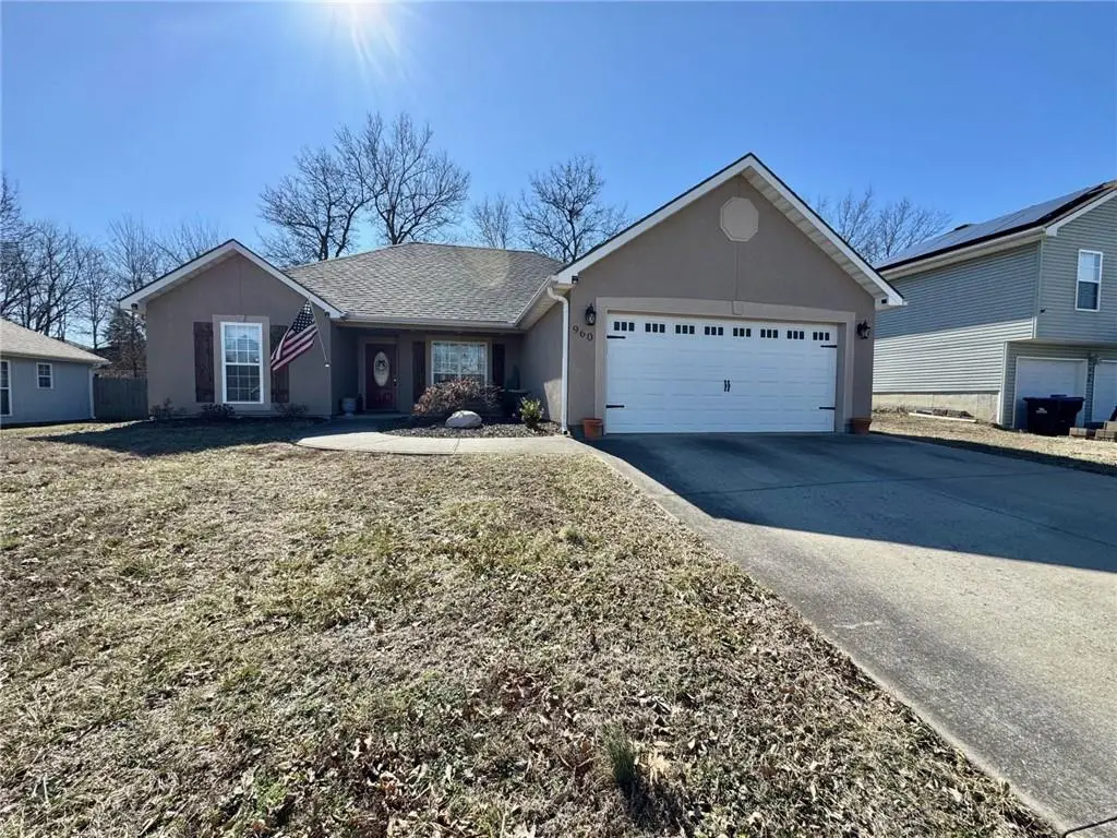 960 E Market Street, Warrensburg, MO 64093 - #1