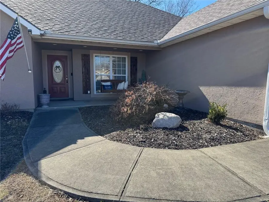 960 E Market Street, Warrensburg, MO 64093 - #3