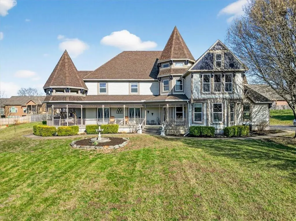 15401 Antioch Road, Overland Park, KS 66221 - #1