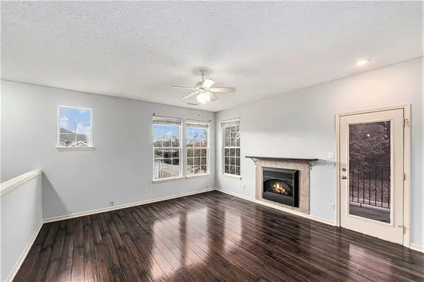 15967 S Crestview Drive, Olathe, KS 66062