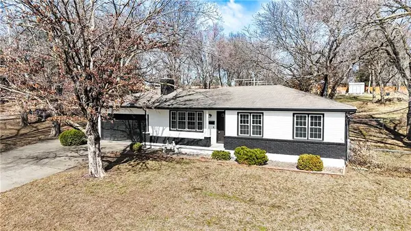 7910 E 74th Street, Kansas City, MO 64133