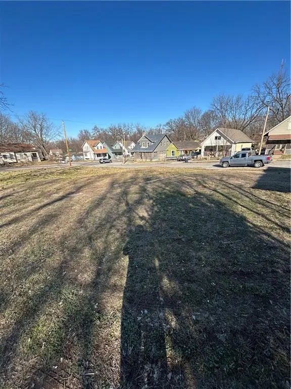 2332 Lister Avenue, Kansas City, MO 64127 - #2